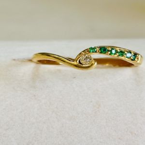 Ladies Emerald Tide 1Kt Gold Natural Diamond Emerald Accent Ring