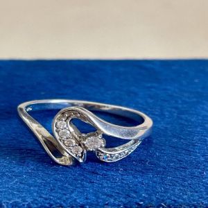 The Velvet Twist Sterling Silver Zirconia Diamonds Ring