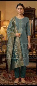 Embroiderd Ladies Kurti Pant Set