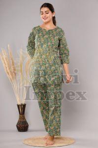 Green Printed Cotton Ladies Night Suit