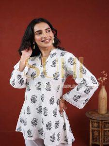 Ladies White Printed Cotton Flex Kurti Pant Set