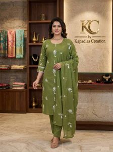 Green Embroidered Ladies Cotton Suit Set