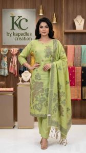 Odette Ethnic Floral Kurta Set With Dupatta