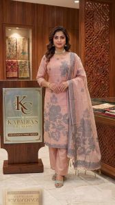 Women Straight Floral Printed Kurta Pant Set