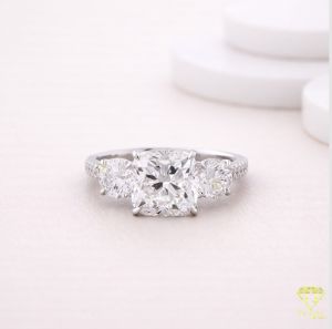 925 Sterling Silver Moissanite Diamond Engagement Ring