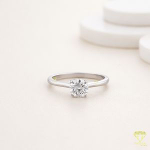 925 Sterling Silver Timeless Round Moissanite Diamond Ring