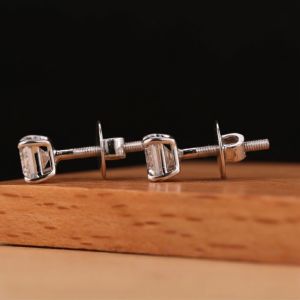 Minimal Emerald VVS Moissanite 925 Silver Stud Earrings