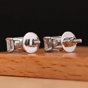 Minimal Emerald VVS Moissanite 925 Silver Stud Earrings