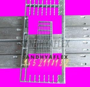 SS Grating through Channel