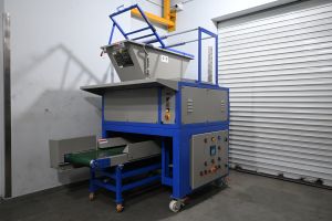 Double Shaft Shredder Machine