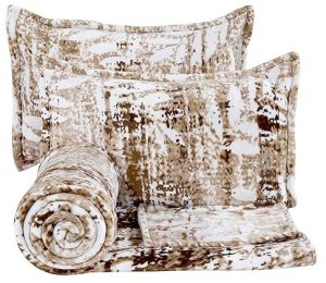 Amor Flannel Blanket Cum Warm Bedsheet Set With 2 Pillow Covers