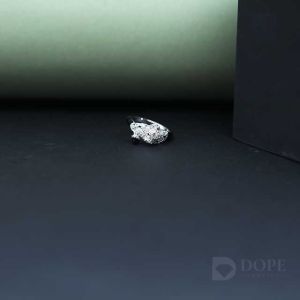 Unique Round Cut Diamond Ring