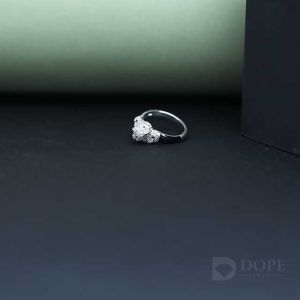 Unique Round Cut Diamond Ring