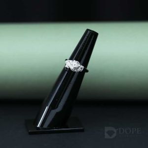 Unique Round Cut Diamond Ring