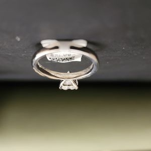 Elegant Heart Shape Moissanite Diamond Ring