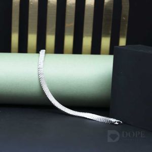 Minimalist Round Cut Diamond Bracelet