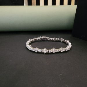 Fashionable Round Cut Diamond Bracelet