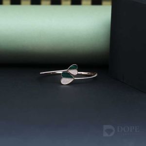 Pretty Heart Shape Round Diamond Stiff Bracelet