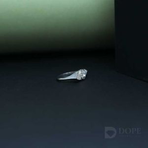 Elegant Round Cut Diamond Ring