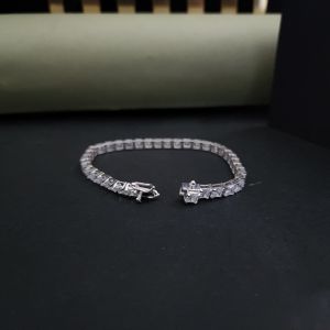 Elegant Round Cut Diamond Tennis Bracelet