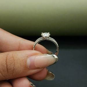 Solitaire Oval Shape Anniversary Ring
