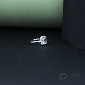 Stunning Classic Radiant Cut Diamond Ring