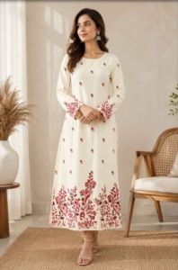 Elegent Cream Bloosom Long Kurti