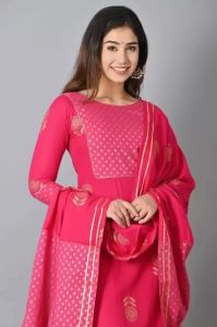 Ladies Dark Pink Rayon Printed Kurti Pant Set With Dupatta
