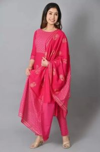 Ladies Dark Pink Rayon Printed Kurti Pant Set With Dupatta