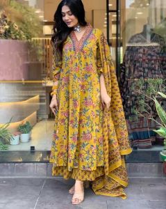 Ladies Yellow Rayon Printed Kurti Palazzo Suit Set With Dupatta
