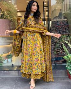 Ladies Yellow Rayon Printed Kurti Palazzo Suit Set With Dupatta