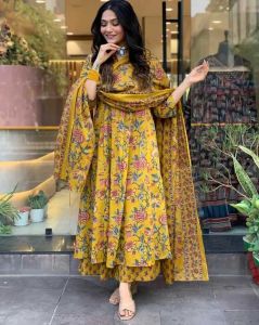 Ladies Yellow Rayon Printed Kurti Palazzo Suit Set With Dupatta