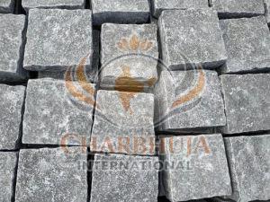 Riverwash Grey Cobble Limestone