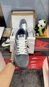 Nike SB Dunk Low \