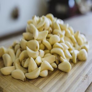 Fresh Peeled Garlic