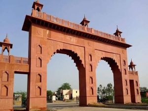 Heritage Style Pink Sandstone Entry Gate