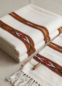 Handoven White Tribal Pattern Woolen Muffler