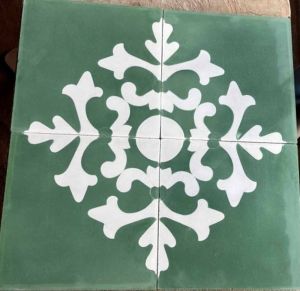 Traditional Flower Tile