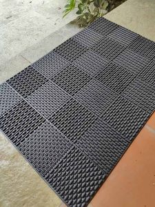 Black Rubber Floor Mat