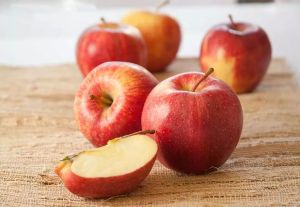 Fresh Kashmiri Apple