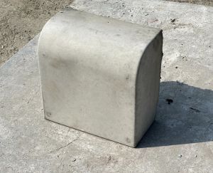 Round Top Concrete Kerb Stone