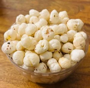 5 Plus Suta Raw Makhana