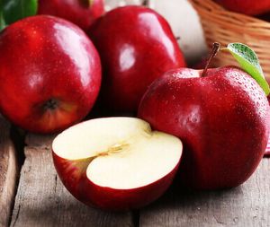 Fresh Kashmiri Apple