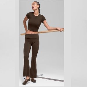 brown round neck t-shirt high waist pants set