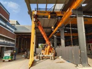 Industrial Semi Goliath Material Handling Crane