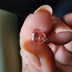 Elegant 1.01 CT Heart Shape CVD Pink Diamond