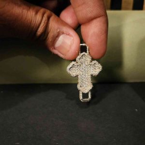 Trendy Men\'s Cross Diamond Pendant