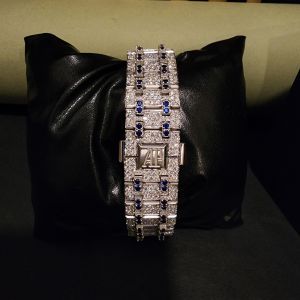 Elegant Numerals Round Dial Full Iced Out Diamond Watch