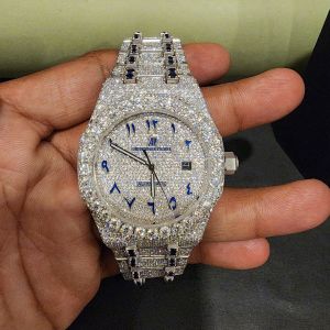 Elegant Numerals Round Dial Full Iced Out Diamond Watch
