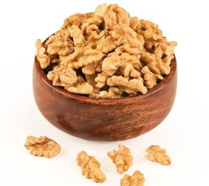 4 Piece Walnut Kernels